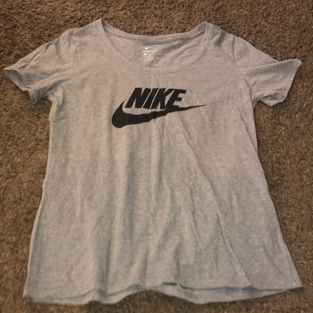 Nike tee